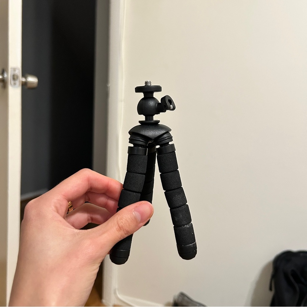 mini digital camera tripod